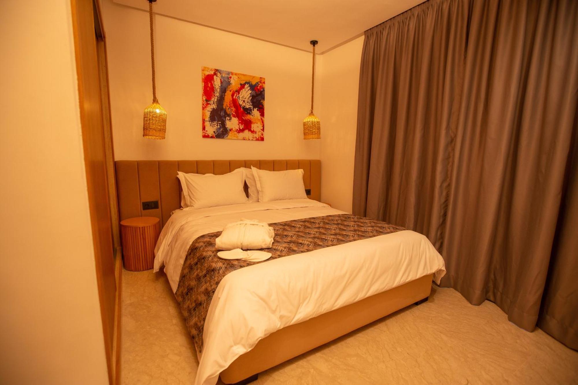 Apartahotel Spinoza House Casa Blanca