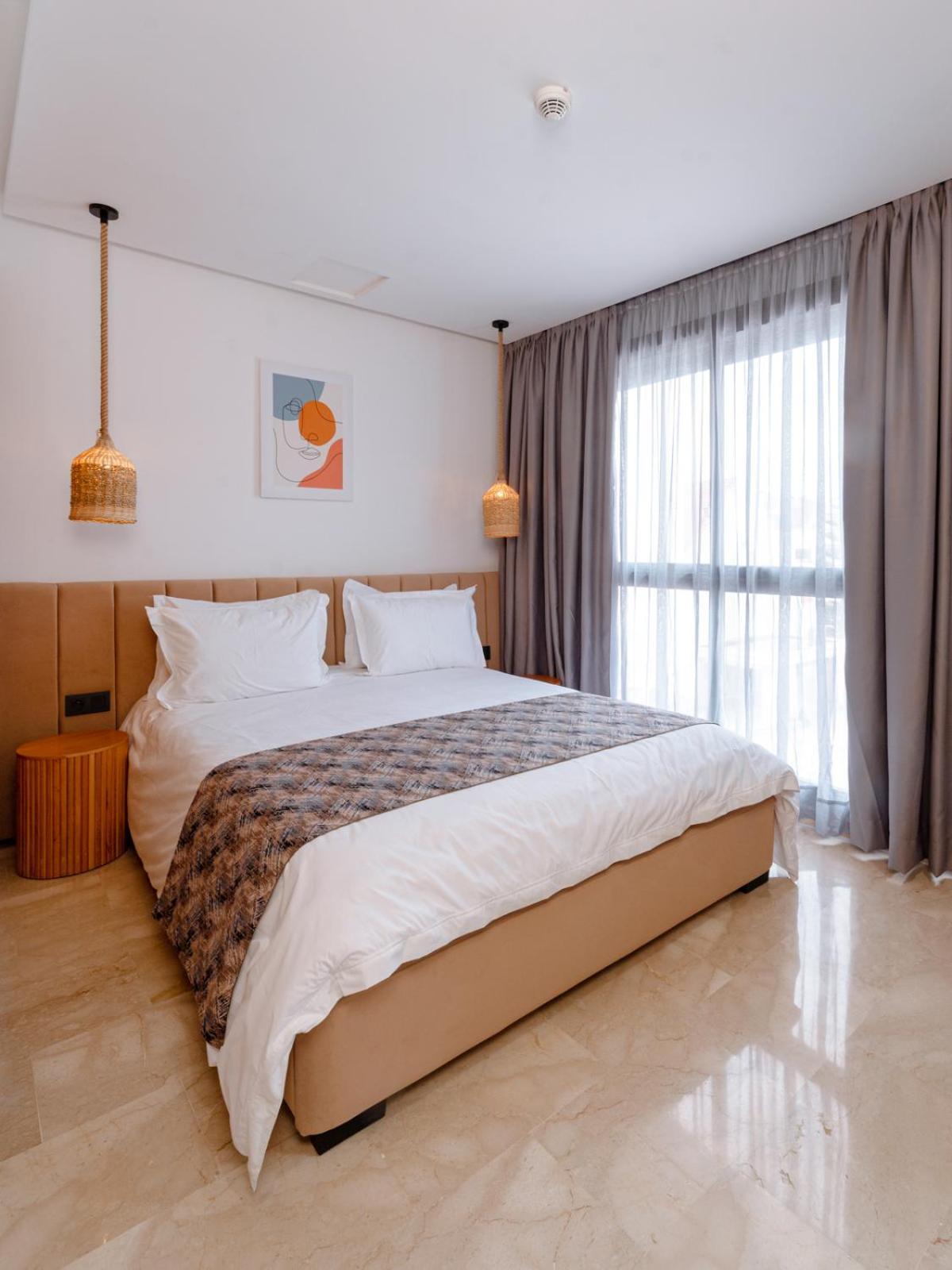 Spinoza House 4*